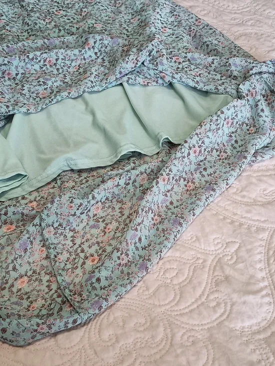 By The River Light Green Floral Puff-Sleeve Maxi Dress - Picture 3 of 11